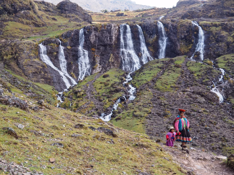 Lares Trek 4 Días a Machu Picchu: La Ruta Cultural y Glaciar